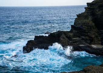 Big waves break against Oahu's North Shore during our "Hang Loose" private North Shore tour.